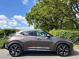 Used 2020 Nissan Juke Tekna+ Chestnut Bronze - Interior and Exterior details 6