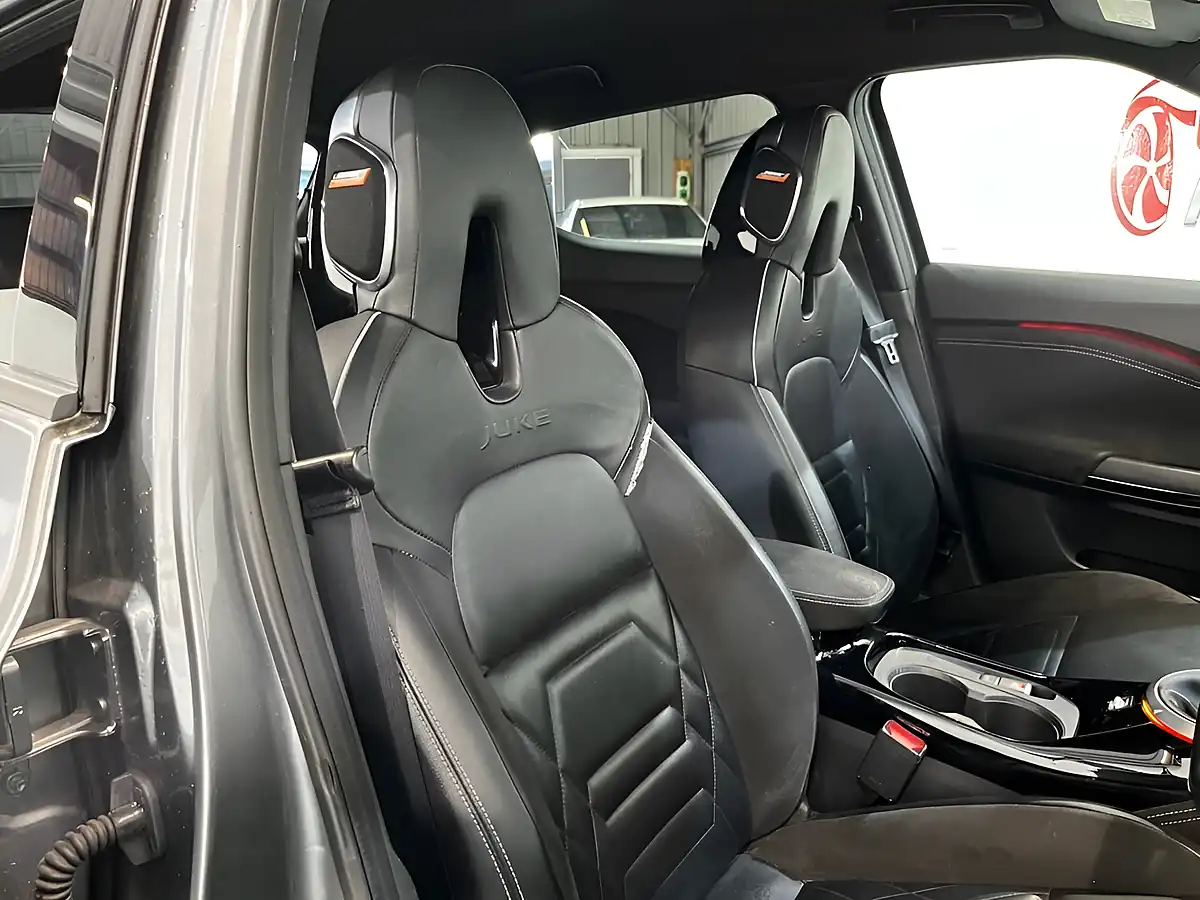 Used 2020 Nissan Juke Tekna+ Grey - Interior and Exterior details 12