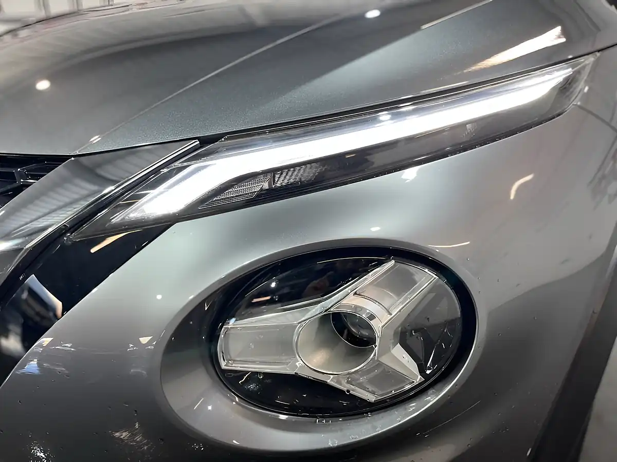 Used 2020 Nissan Juke Tekna+ Grey - Interior and Exterior details 6