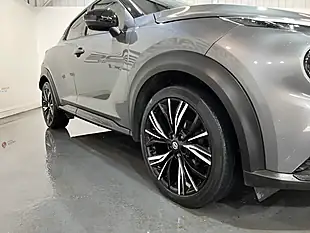 Used 2020 Nissan Juke Tekna+ Grey - Interior and Exterior details 9
