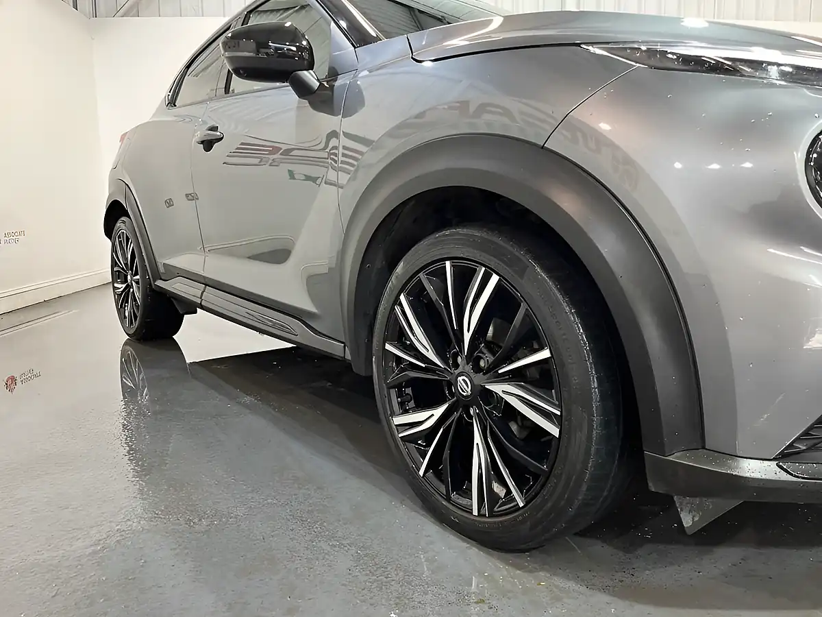 Used 2020 Nissan Juke Tekna+ Grey - Interior and Exterior details 9