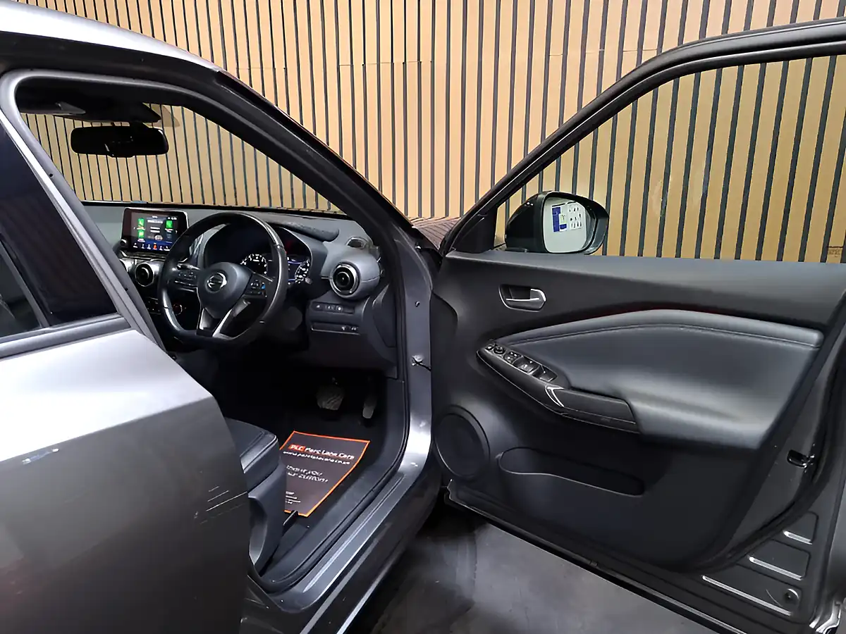 Used 2020 Nissan Juke Tekna Grey - Interior and Exterior details 17