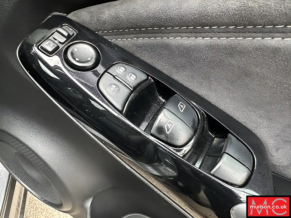 Used 2020 Nissan Juke Tekna+ Grey - Interior and Exterior details 15