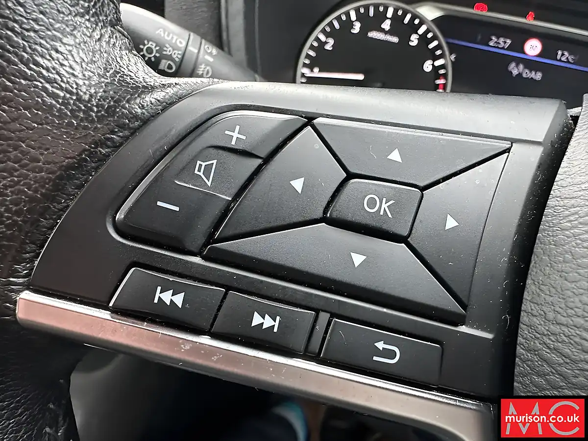 Used 2020 Nissan Juke Tekna+ Grey - Interior and Exterior details 16
