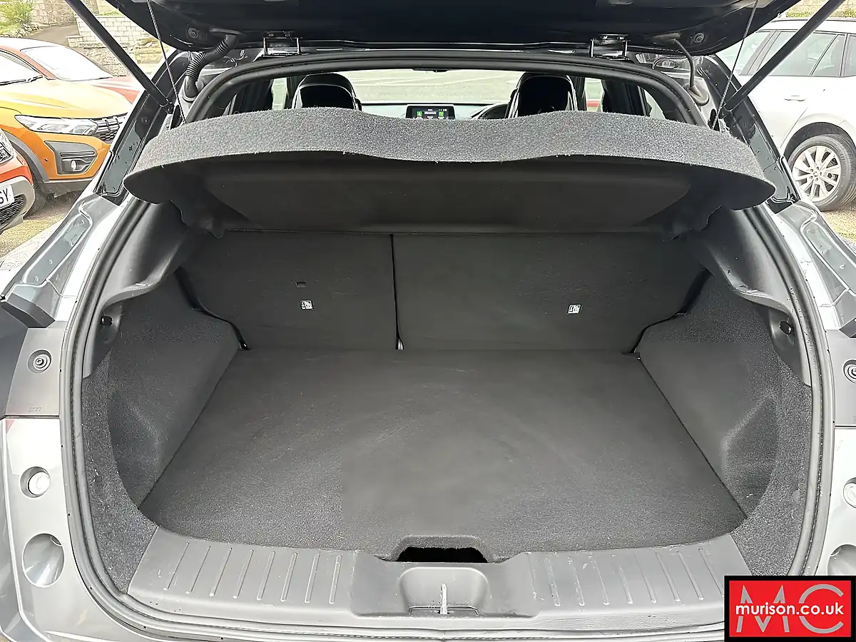 Used 2020 Nissan Juke Tekna+ Grey - Interior and Exterior details 9