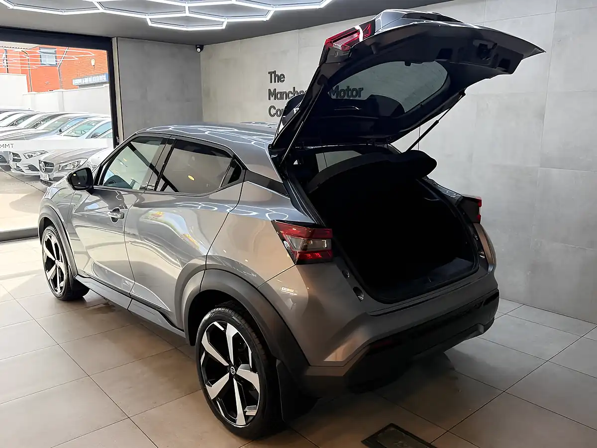 Used 2020 Nissan Juke Tekna Grey - Interior and Exterior details 6
