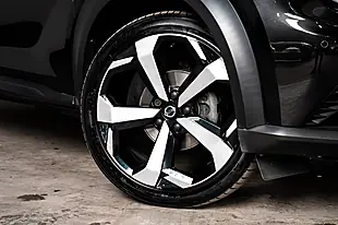 Used 2020 Nissan Juke Tekna Pearl Black - Interior and Exterior details 13