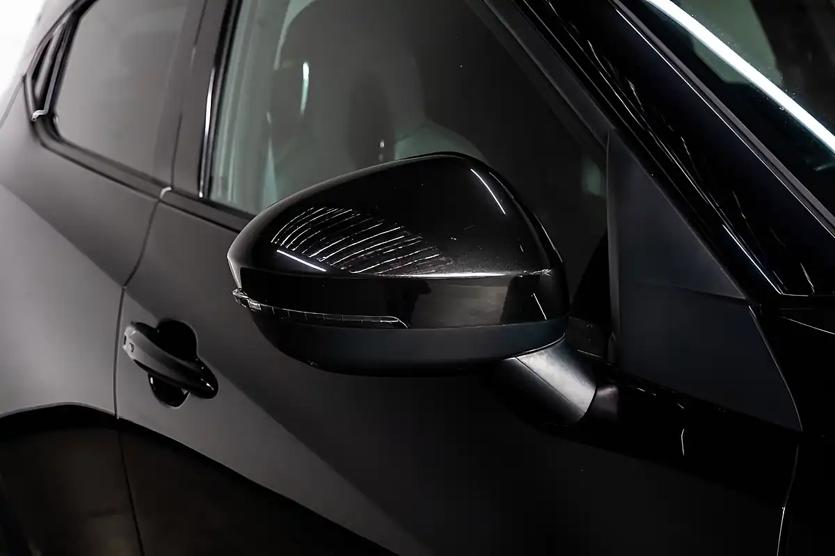 Used 2020 Nissan Juke Tekna Pearl Black - Interior and Exterior details 16