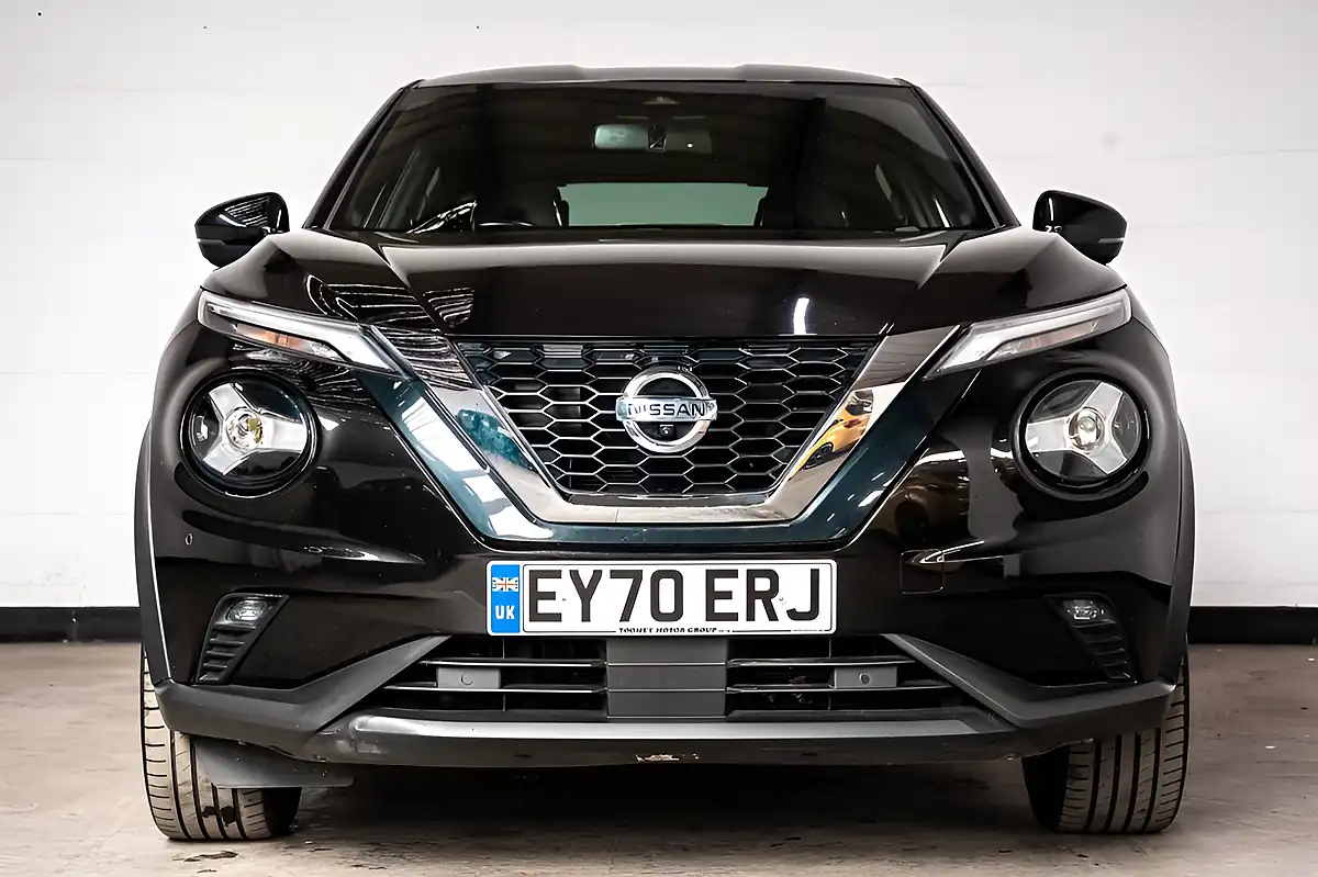 Used 2020 Nissan Juke Tekna Pearl Black - Interior and Exterior details 2