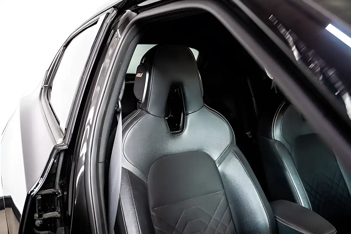 Used 2020 Nissan Juke Tekna Pearl Black - Interior and Exterior details 4