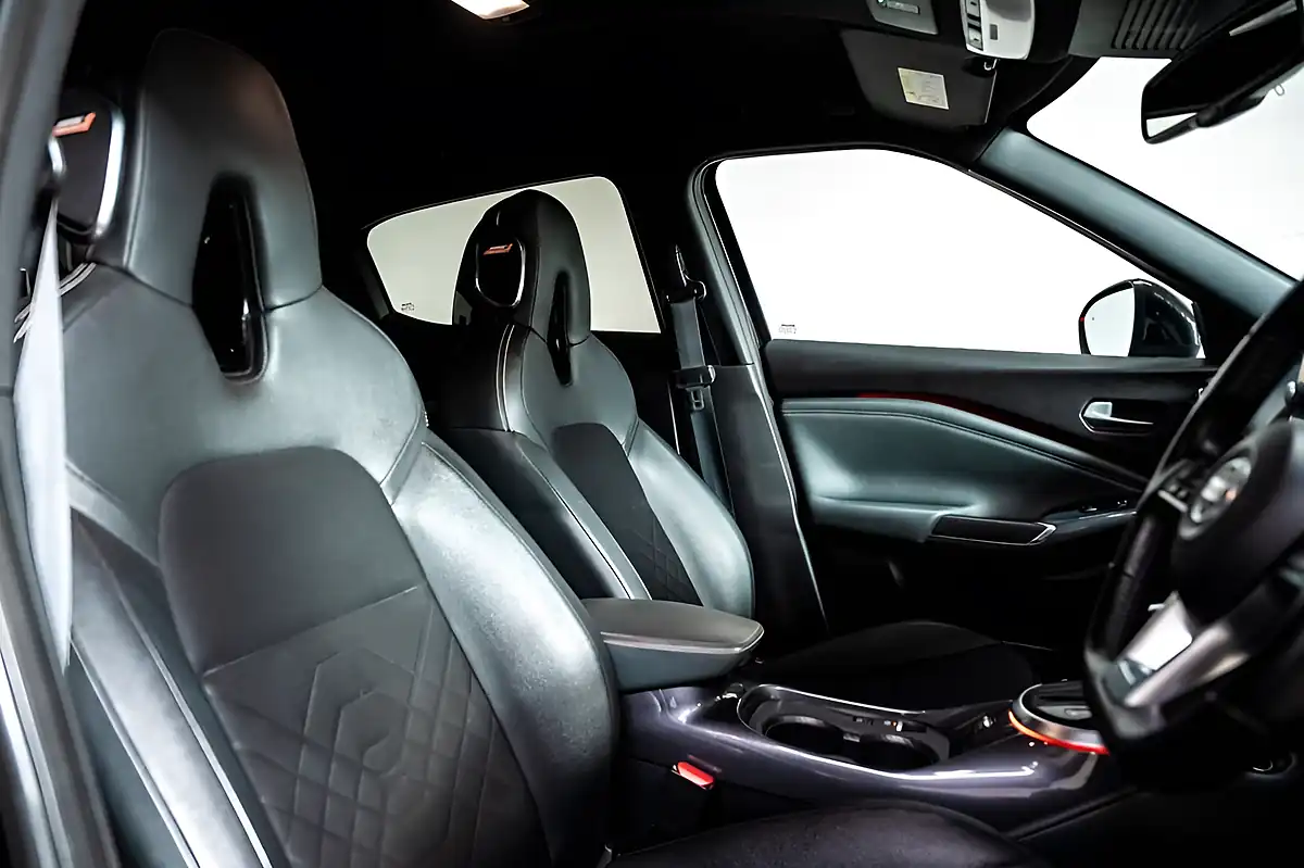 Used 2020 Nissan Juke Tekna Pearl Black - Interior and Exterior details 5