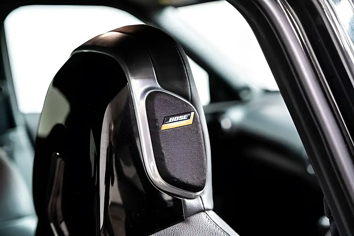 Used 2020 Nissan Juke Tekna Pearl Black - Interior and Exterior details 6
