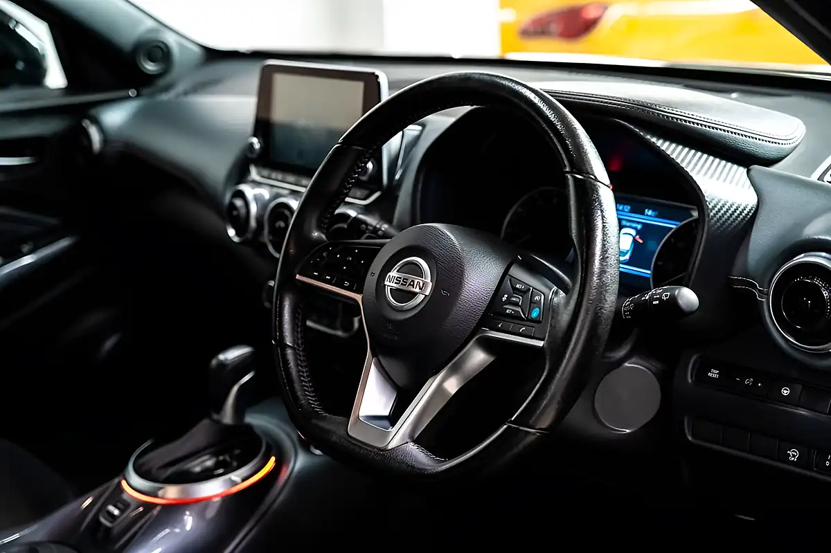 Used 2020 Nissan Juke Tekna Pearl Black - Interior and Exterior details 7