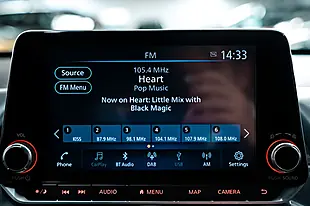 Used 2020 Nissan Juke Tekna Pearl Black - Interior and Exterior details 9