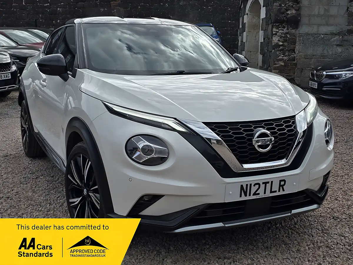 Used 2020 Nissan Juke Tekna+ Pearlescent White - Front View
