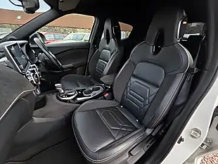 Used 2020 Nissan Juke Tekna+ Pearlescent White - Interior and Exterior details 10