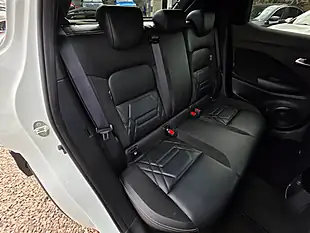 Used 2020 Nissan Juke Tekna+ Pearlescent White - Interior and Exterior details 12
