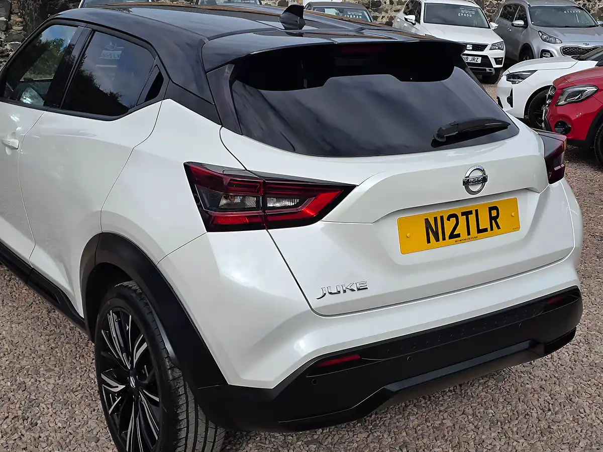 Used 2020 Nissan Juke Tekna+ Pearlescent White - Interior and Exterior details 16