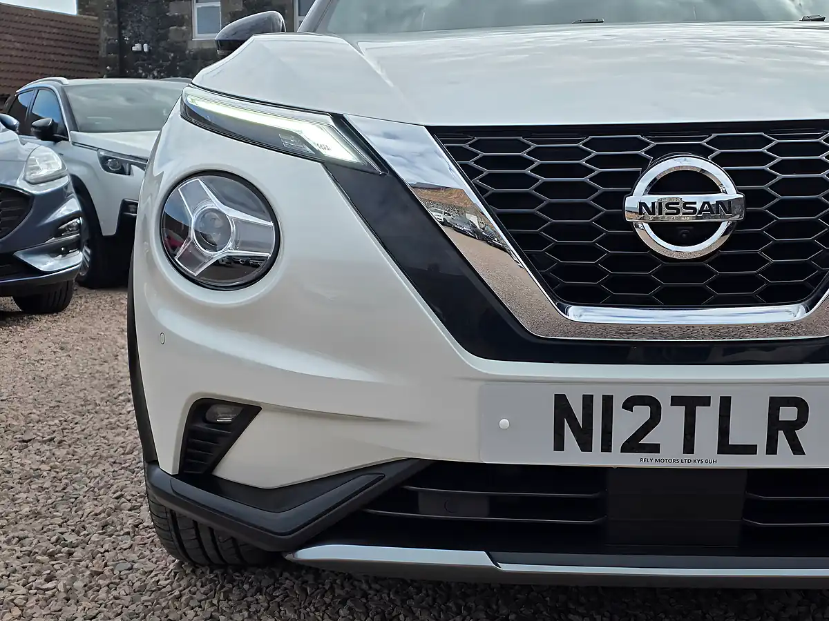 Used 2020 Nissan Juke Tekna+ Pearlescent White - Interior and Exterior details 4