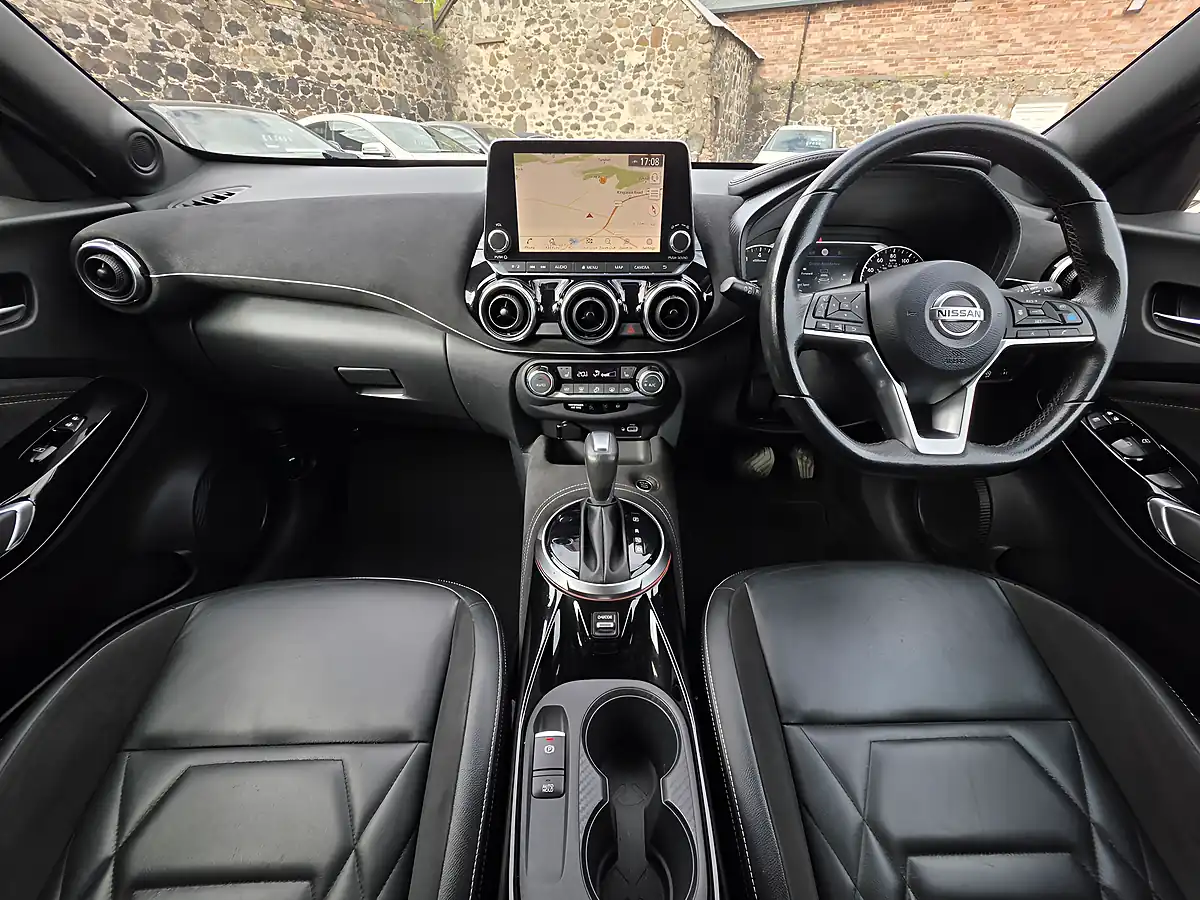 Used 2020 Nissan Juke Tekna+ Pearlescent White - Interior and Exterior details 7