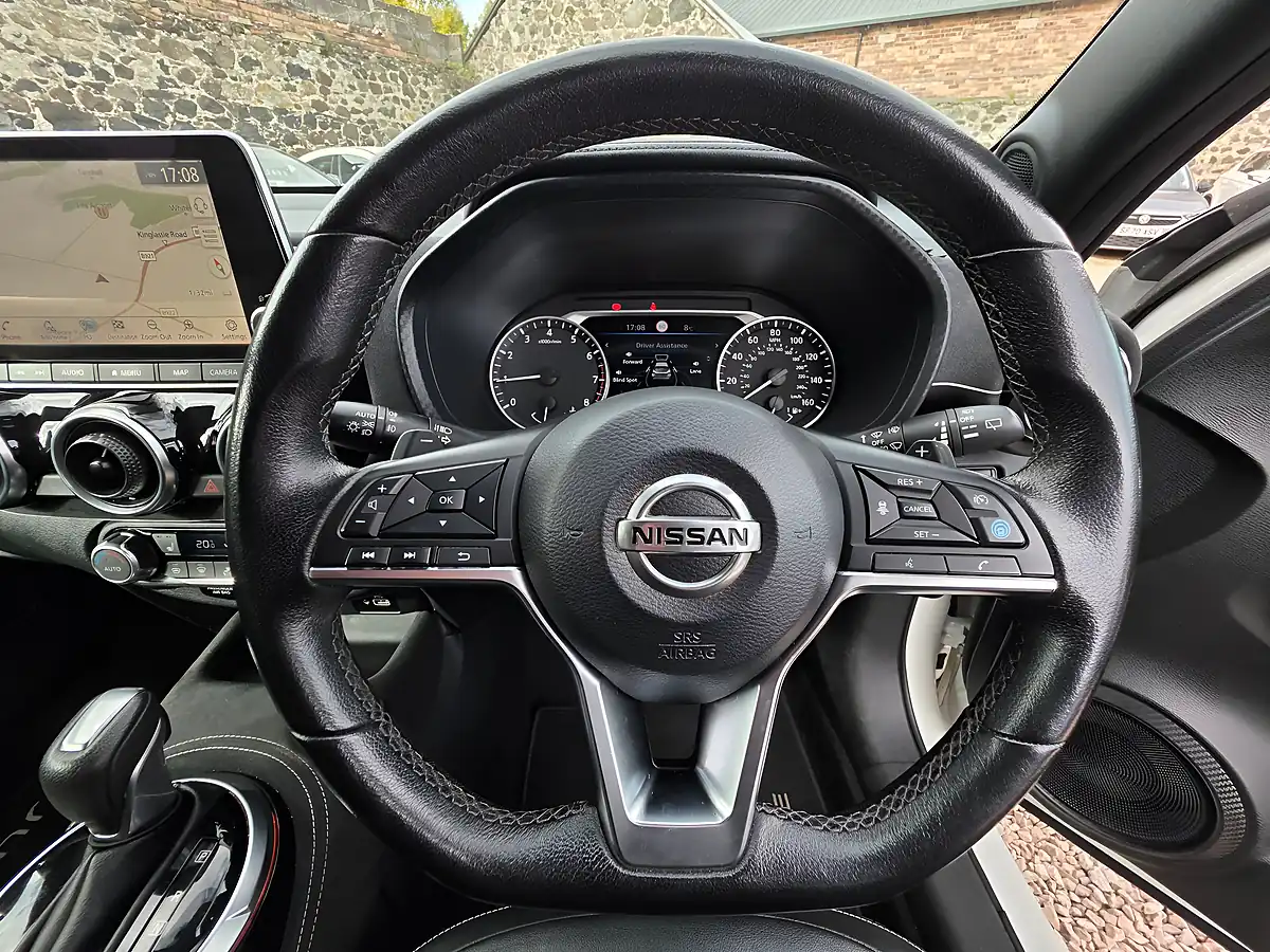 Used 2020 Nissan Juke Tekna+ Pearlescent White - Interior and Exterior details 9