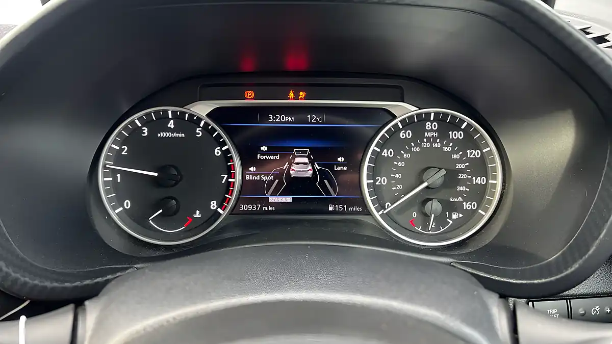 Used 2020 Nissan Juke Tekna+ Red - Interior and Exterior details 11