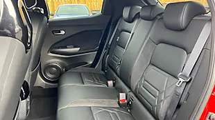 Used 2020 Nissan Juke Tekna+ Red - Interior and Exterior details 12