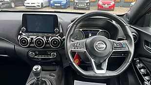 Used 2020 Nissan Juke Tekna+ Red - Interior and Exterior details 7