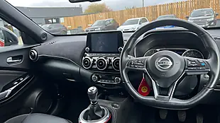 Used 2020 Nissan Juke Tekna+ Red - Interior and Exterior details 8