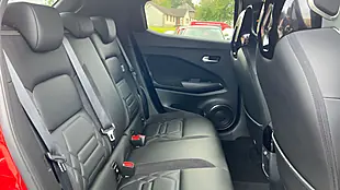 Used 2020 Nissan Juke Tekna+ Red - Interior and Exterior details 9