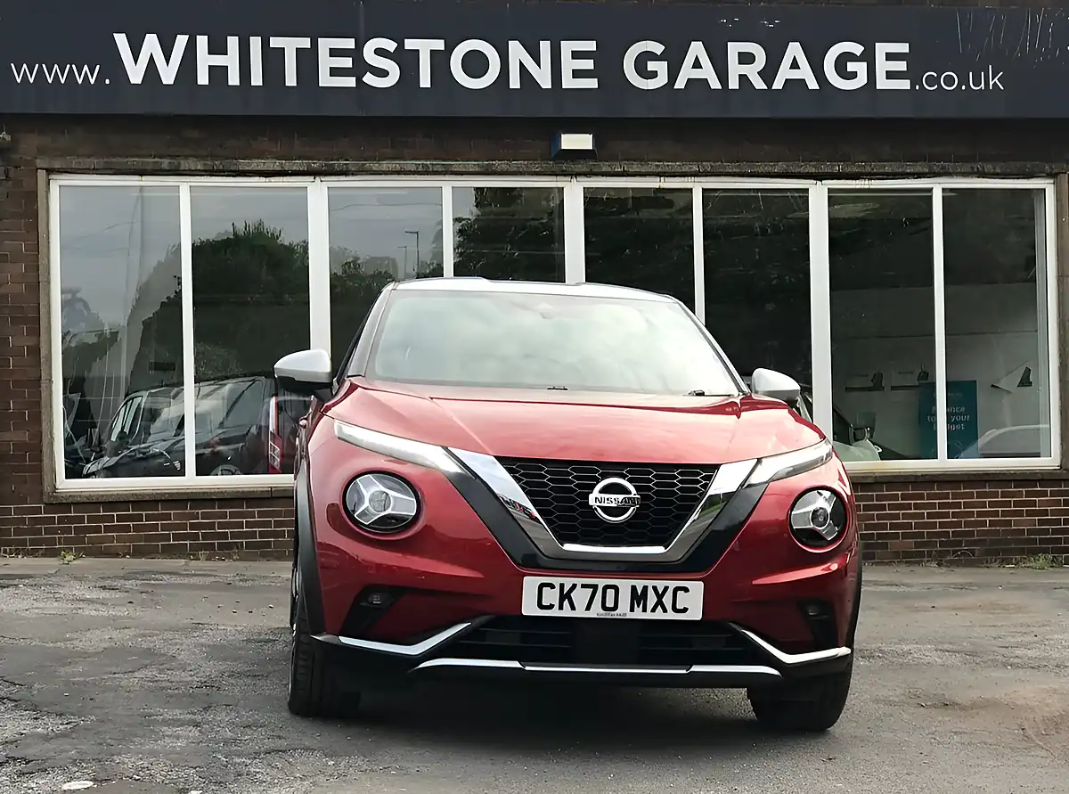 Used 2020 Nissan Juke Tekna+ Red - Interior and Exterior details 10