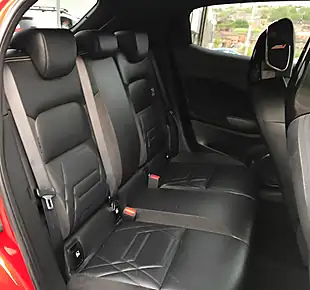 Used 2020 Nissan Juke Tekna+ Red - Interior and Exterior details 12