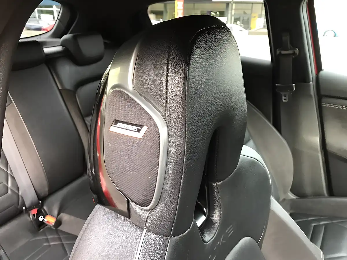 Used 2020 Nissan Juke Tekna+ Red - Interior and Exterior details 14