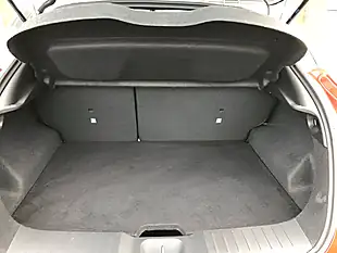 Used 2020 Nissan Juke Tekna+ Red - Interior and Exterior details 15