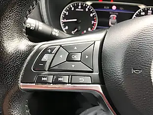 Used 2020 Nissan Juke Tekna+ Red - Interior and Exterior details 18