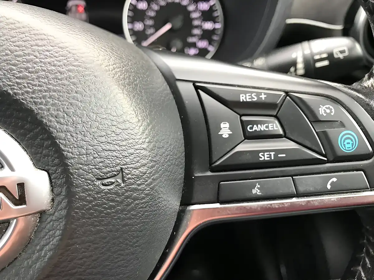 Used 2020 Nissan Juke Tekna+ Red - Interior and Exterior details 19