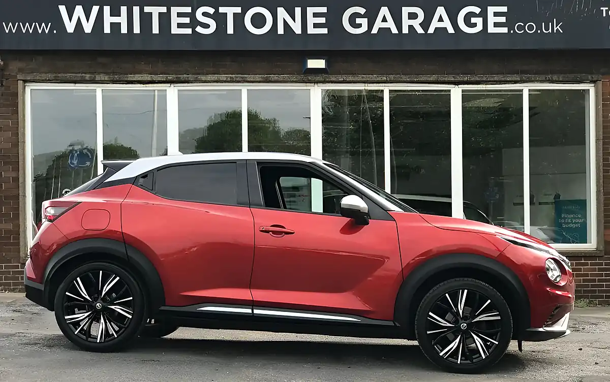 Used 2020 Nissan Juke Tekna+ Red - Interior and Exterior details 5