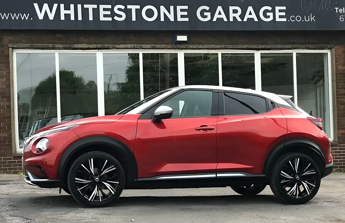 Used 2020 Nissan Juke Tekna+ Red - Interior and Exterior details 6
