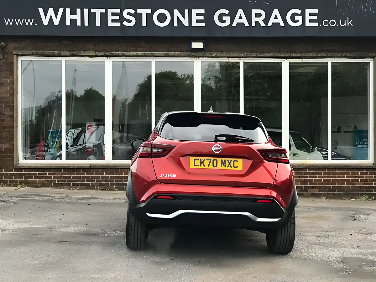 Used 2020 Nissan Juke Tekna+ Red - Interior and Exterior details 9