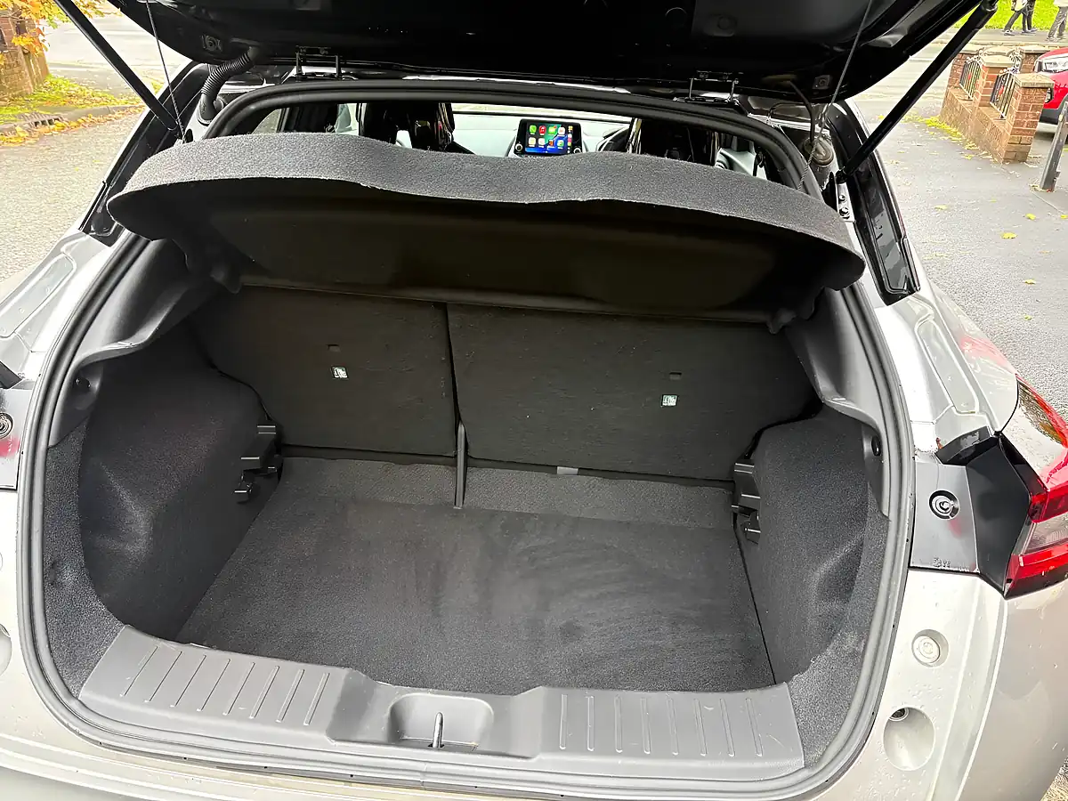 Used 2020 Nissan Juke Tekna Silver - Interior and Exterior details 12
