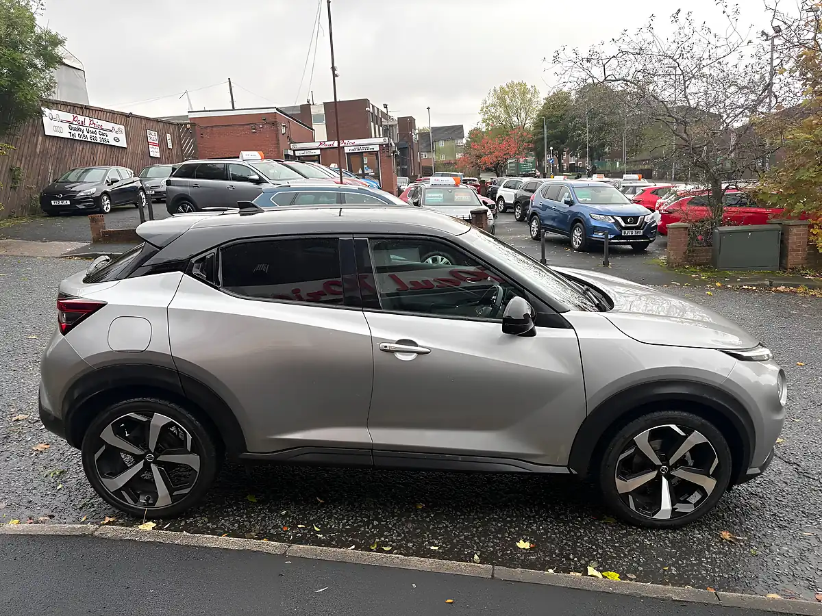 Used 2020 Nissan Juke Tekna Silver - Interior and Exterior details 2