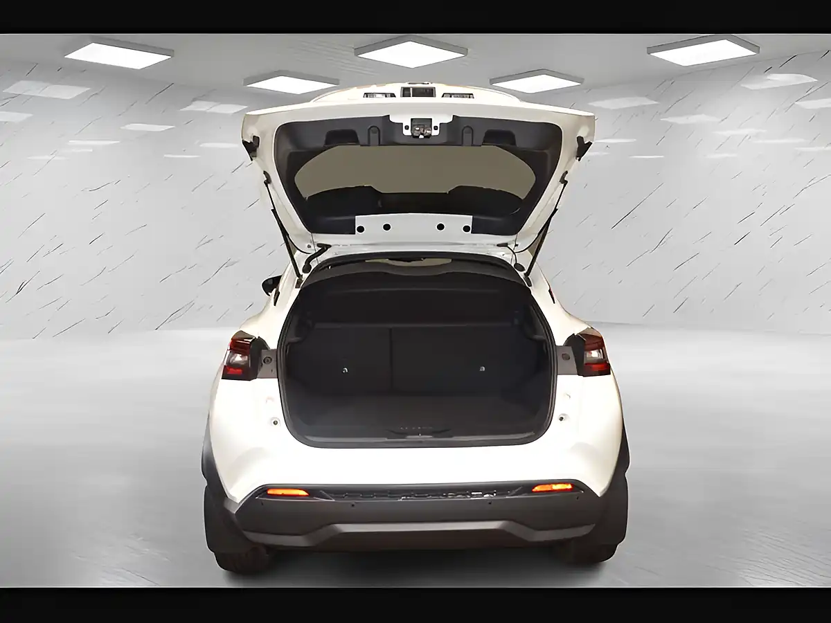 Used 2020 Nissan Juke Tekna Storm White - Interior and Exterior details 10