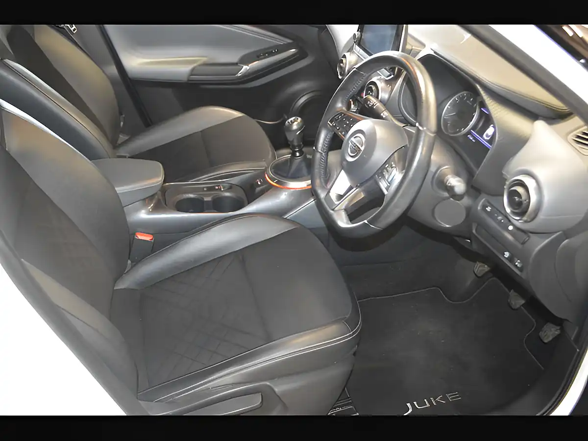 Used 2020 Nissan Juke Tekna Storm White - Interior and Exterior details 12