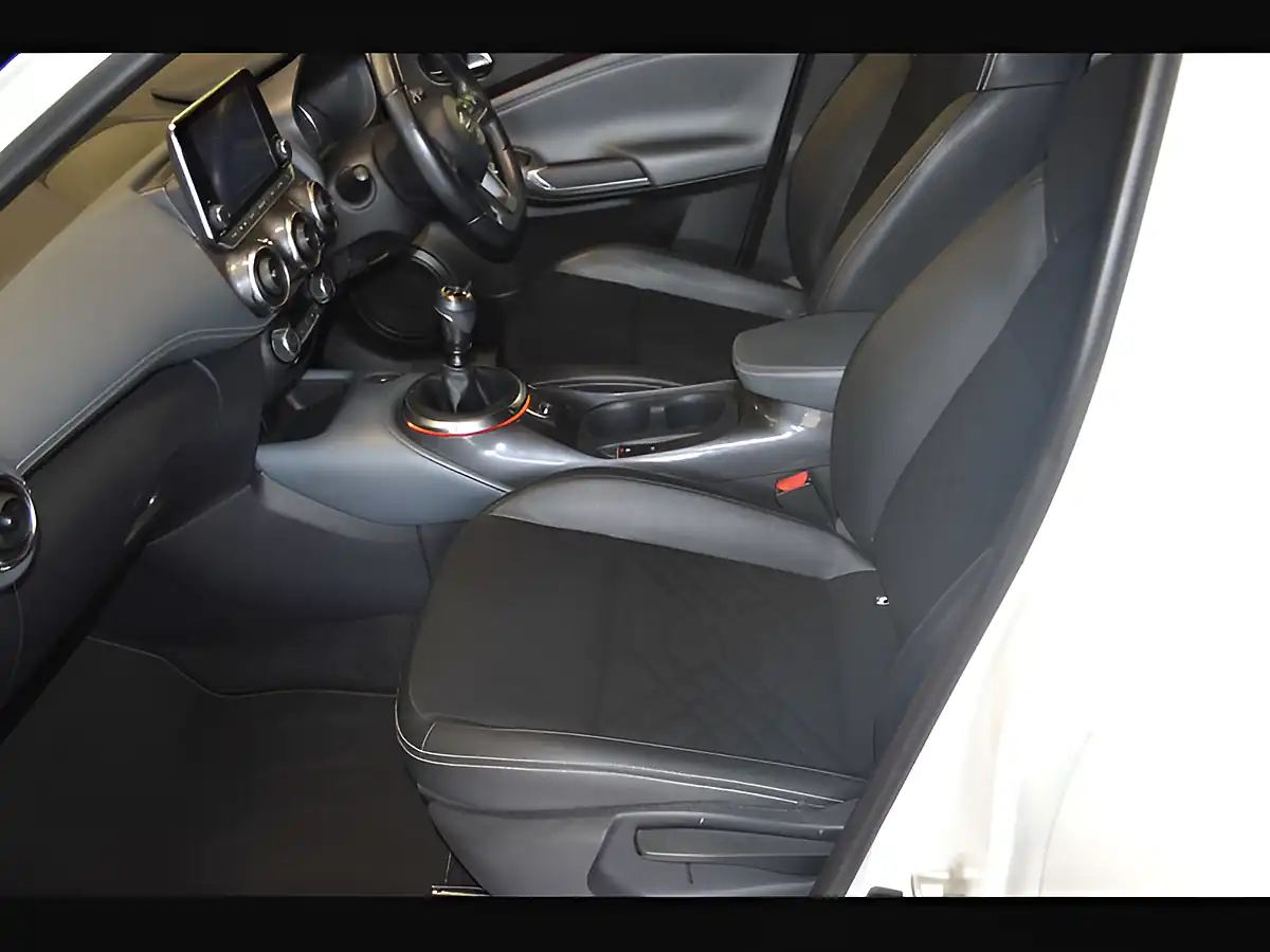 Used 2020 Nissan Juke Tekna Storm White - Interior and Exterior details 13