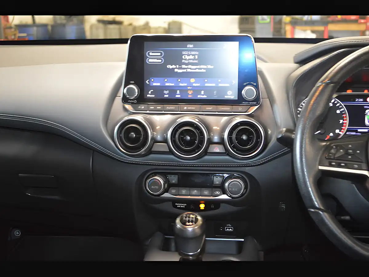 Used 2020 Nissan Juke Tekna Storm White - Interior and Exterior details 15