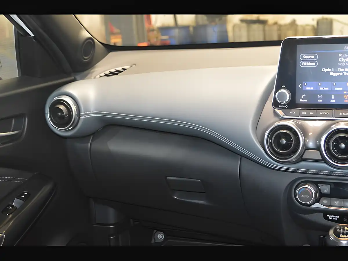 Used 2020 Nissan Juke Tekna Storm White - Interior and Exterior details 16
