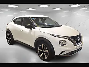 Used 2020 Nissan Juke Tekna Storm White - Interior and Exterior details 4
