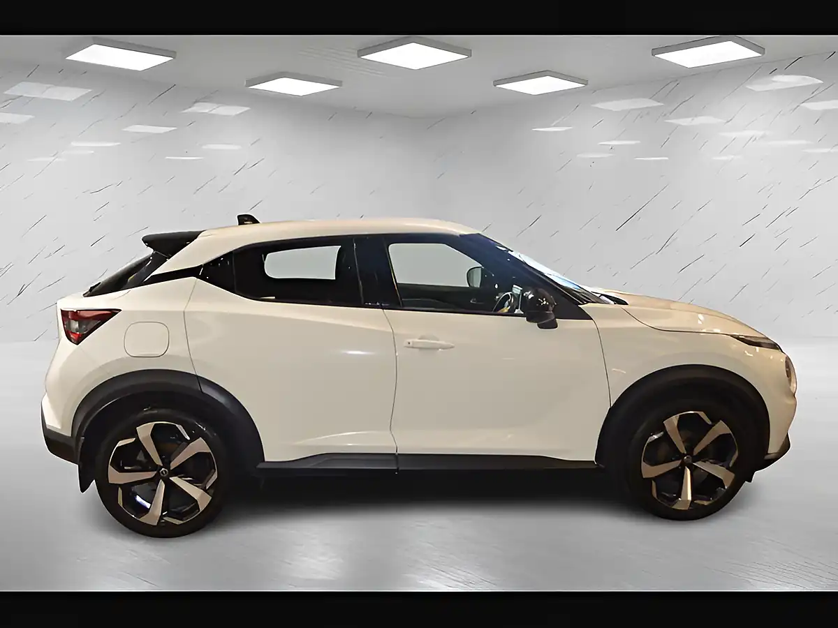 Used 2020 Nissan Juke Tekna Storm White - Interior and Exterior details 5