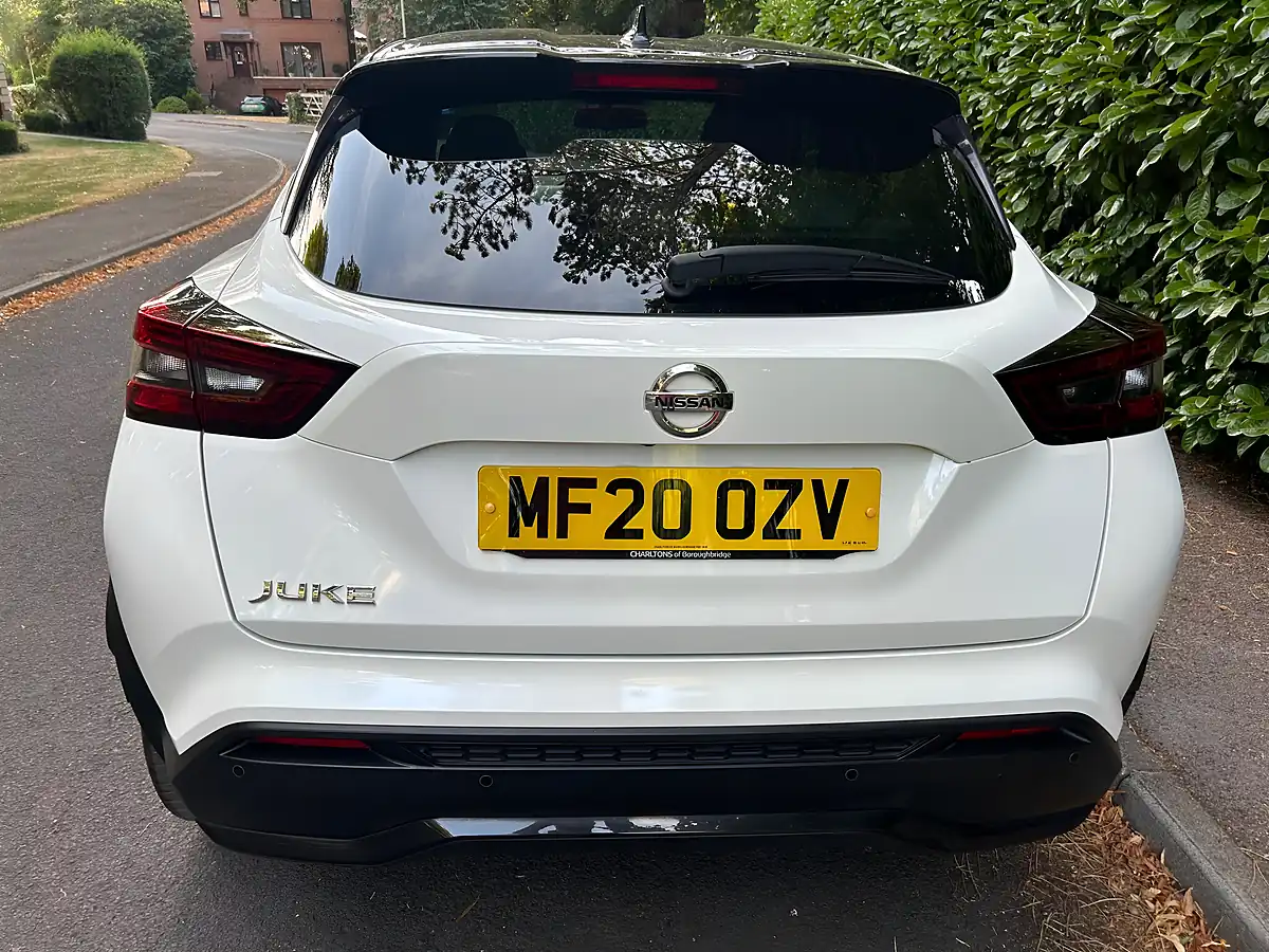 Used 2020 Nissan Juke Tekna+ White - Interior and Exterior details 11