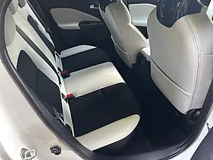 Used 2020 Nissan Juke Tekna+ White - Interior and Exterior details 16